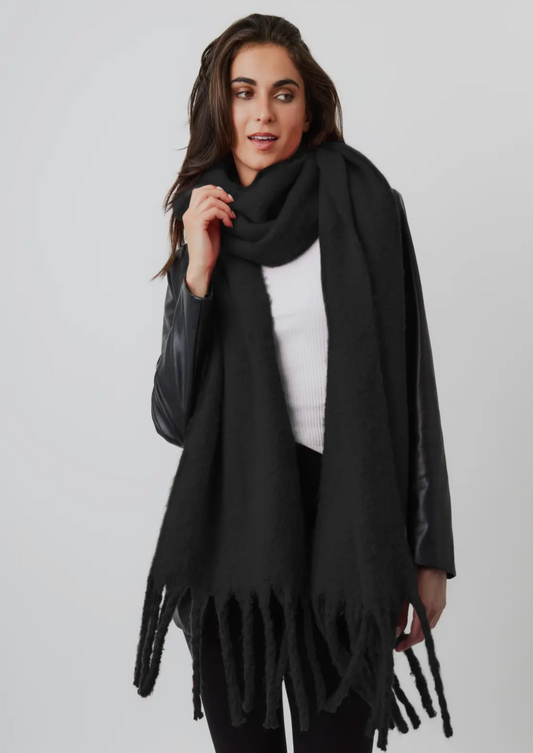 Oversized Chunky Black Scarf
