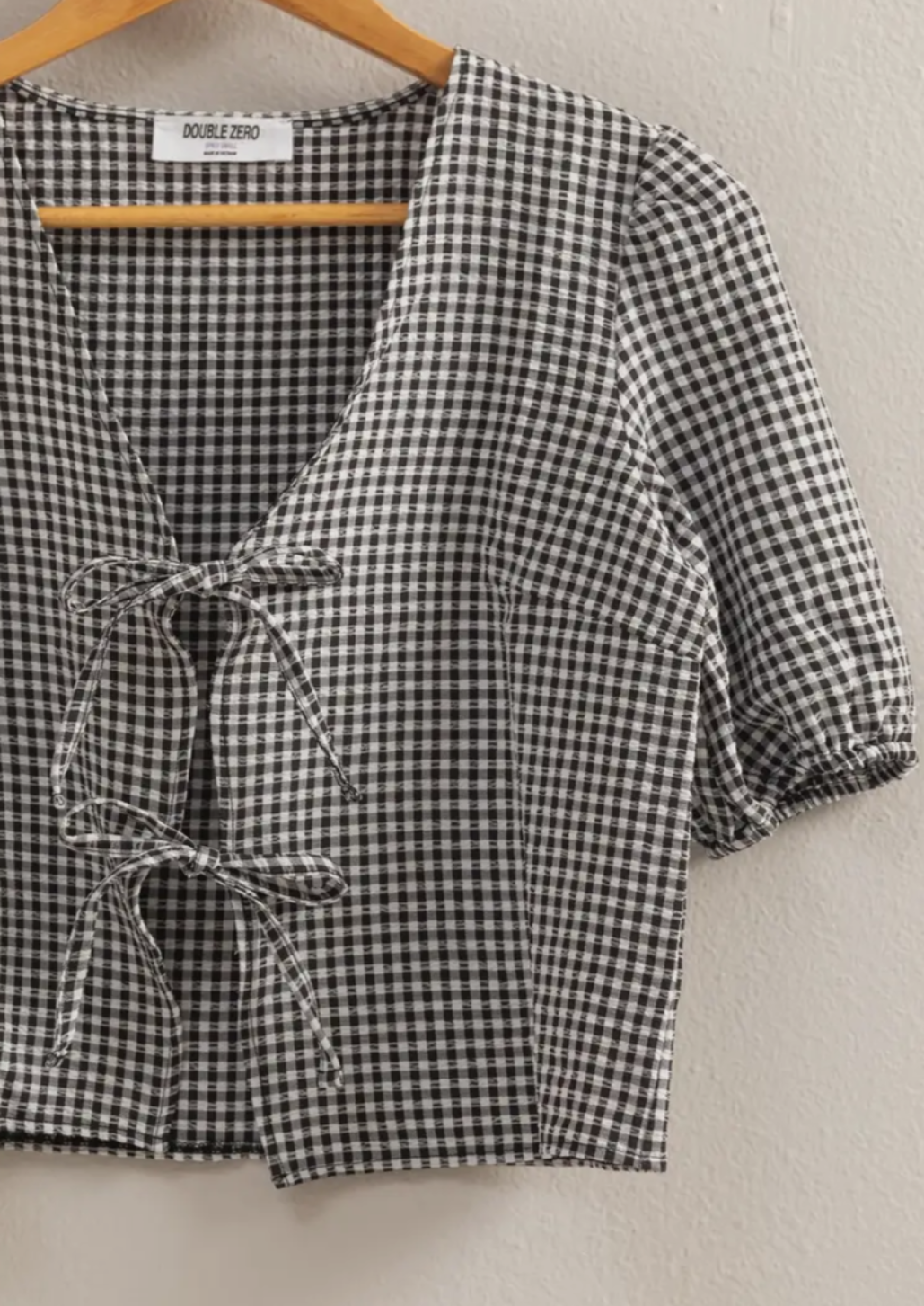 Gingham Print Bow Tie Puff Sleeve Blouse